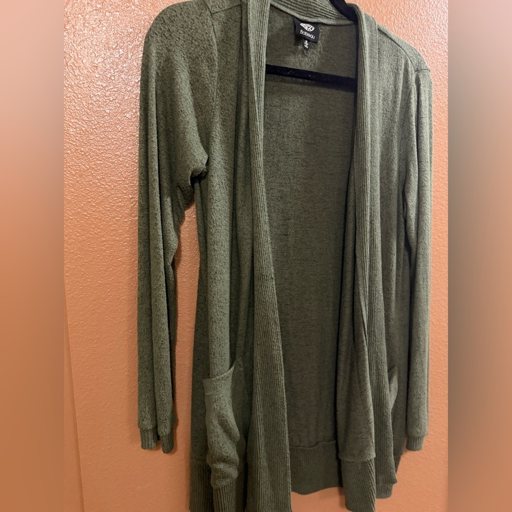 Jemmy Brushed Open Pocket Cardigan by bobeau. Olive/light forest green. - Picture 6 of 10